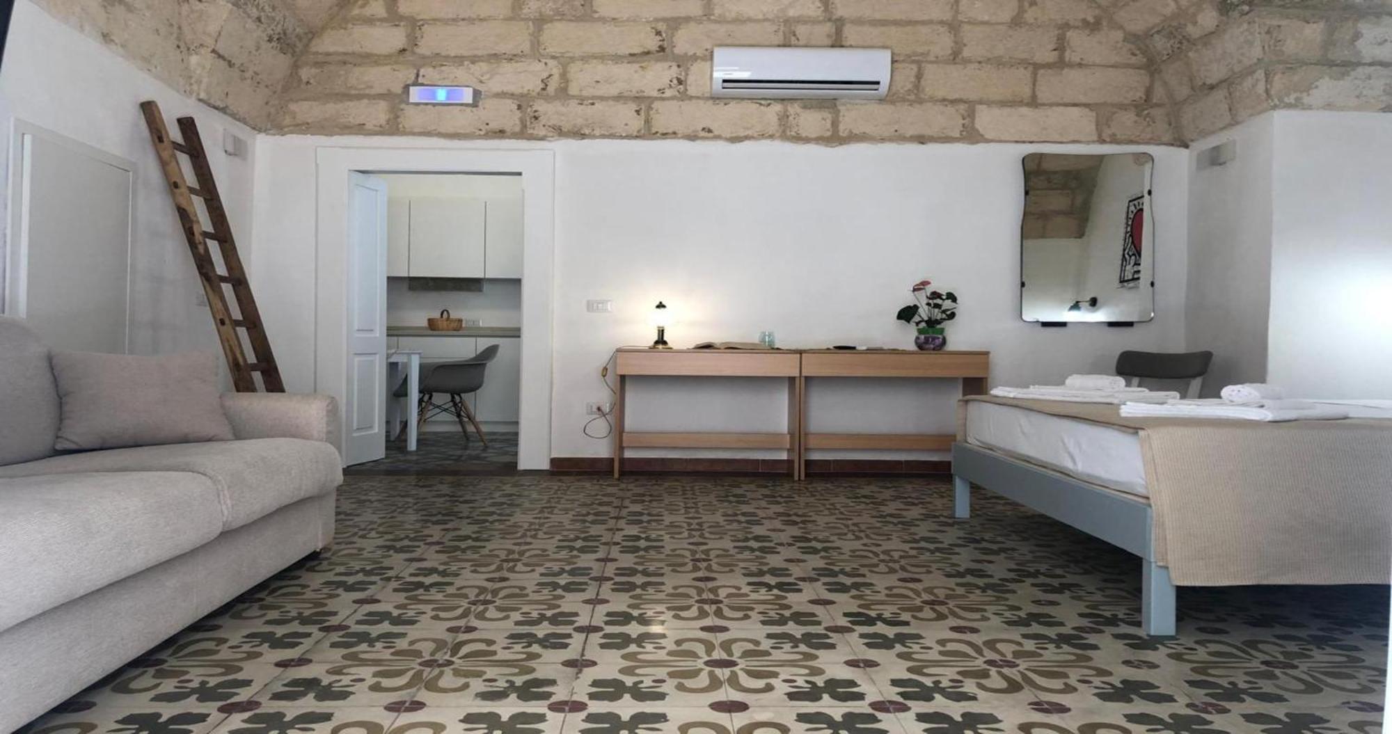 Odegos Monolocali Vico Sant'Antonio Vila Carpignano Salentino Exterior foto
