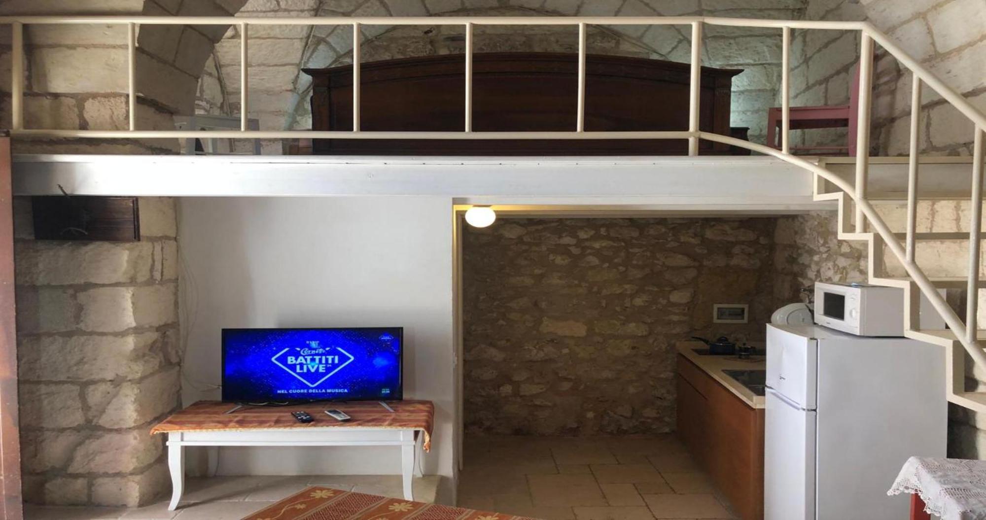Odegos Monolocali Vico Sant'Antonio Vila Carpignano Salentino Exterior foto